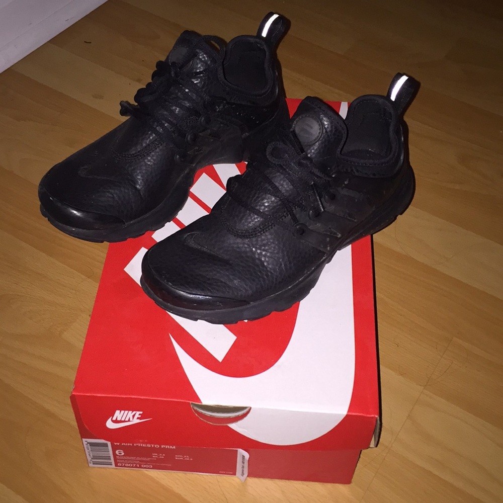 all black Nike prestos🖤